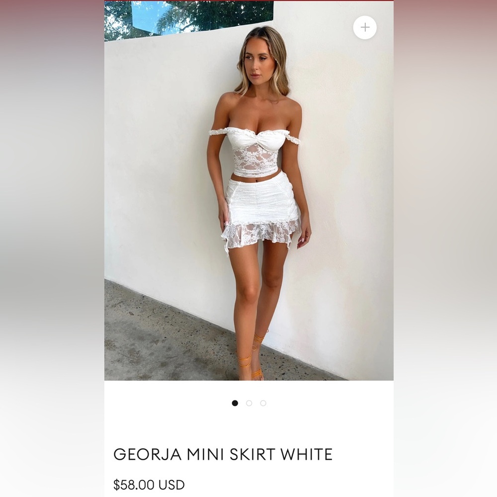 Outcast clothing NWT. New with tags. GEORJA MINI SKIRT WHITE size Medium